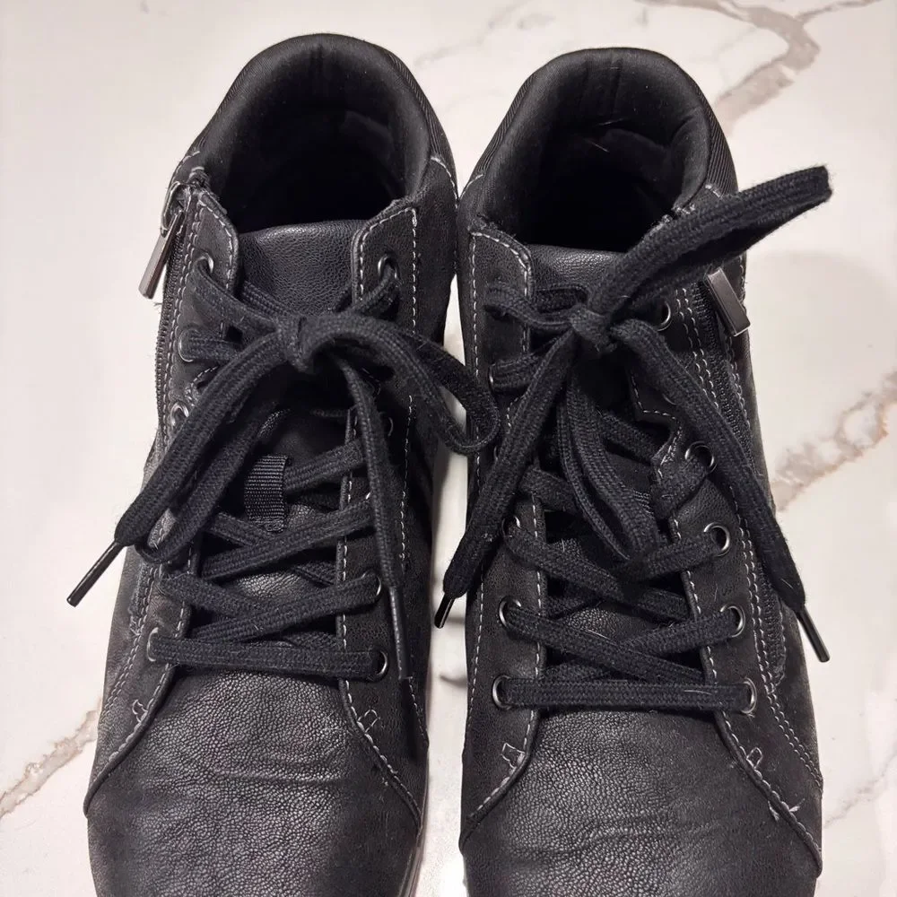 Clarks | Women's Breeze Glide Lace-Up Zip Cloudsteppers Sneakers Black Size 8.5